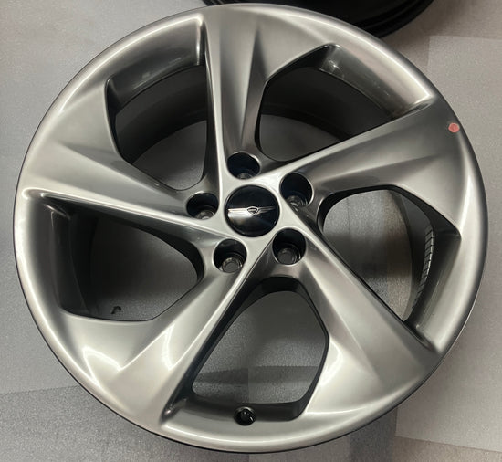 Genesis GV70 OEM 19-Inch Hyper Silver Wheel – Single | 2025-2026 | 19x8 5x114.3 +39mm | Interchange 52910-AR120