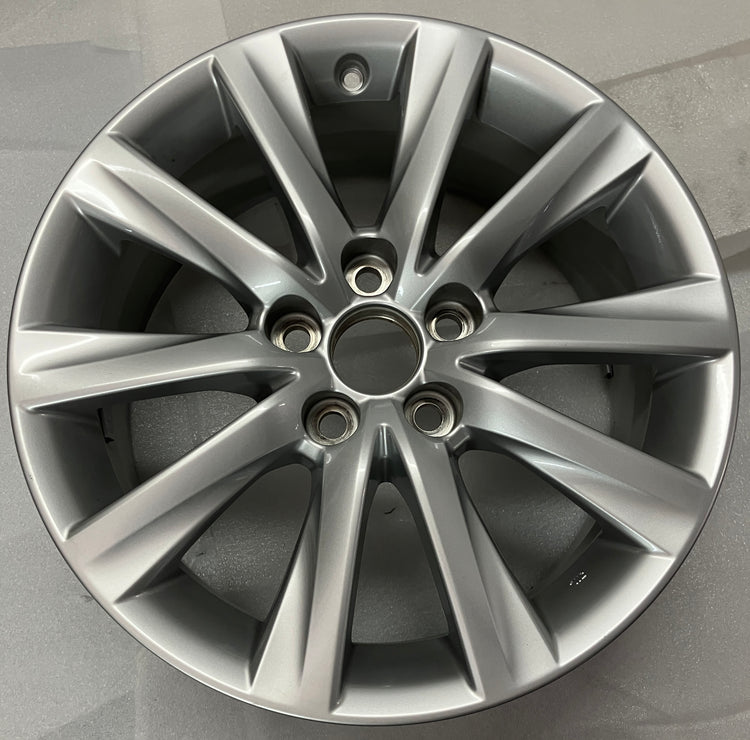 OEM Lexus IS200T IS250 IS300 IS350 17" Silver Wheel Rim — Face View