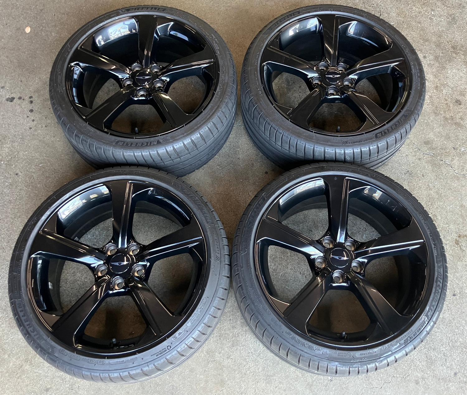 2019-2024 Genesis GV70 Factory 19" Deep Black Wheel/Rim Tire Set of 4 OEM Original 52910-G9210