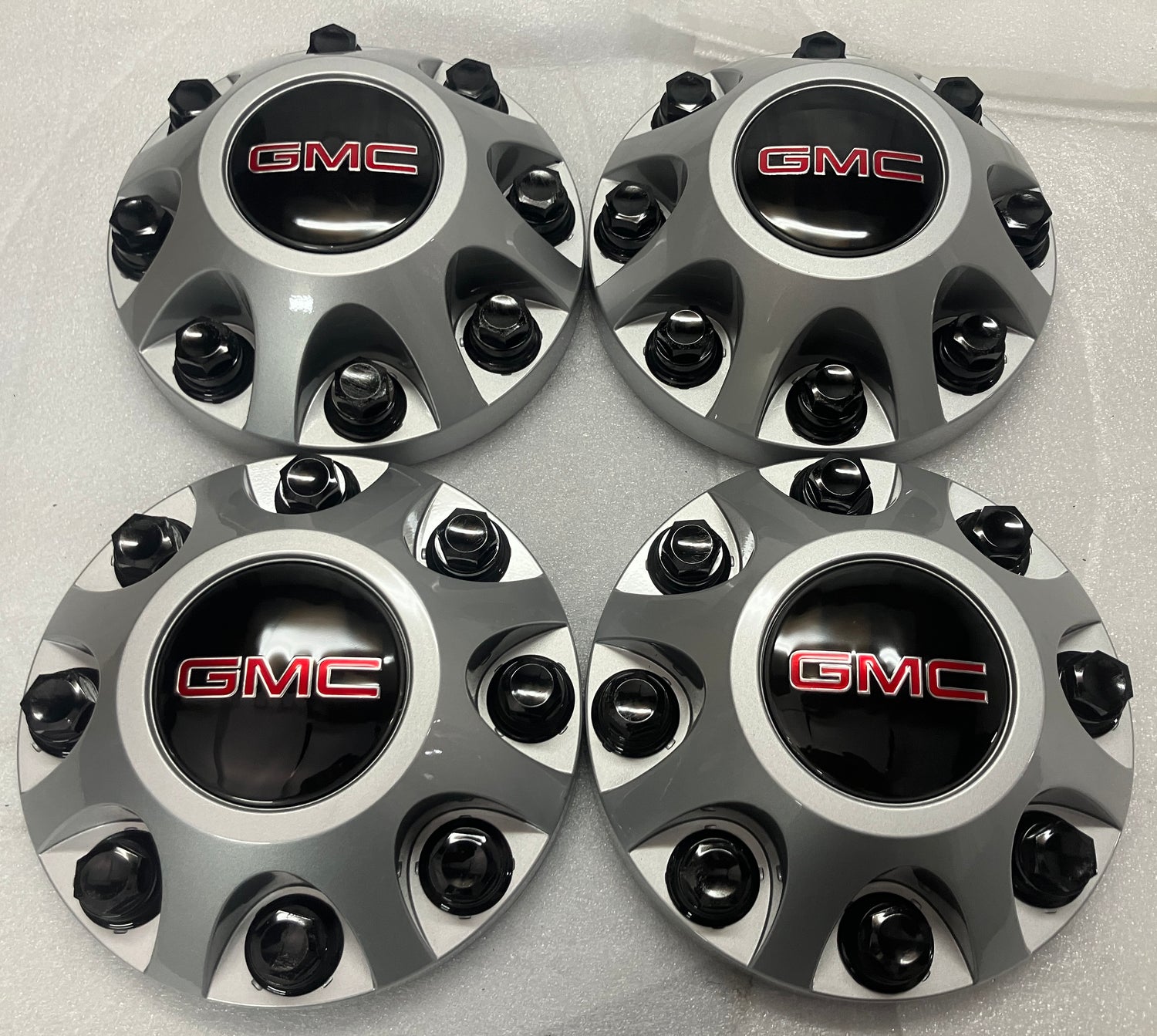 GMC Sierra 2500 OEM Silver Center Cap Set of 4 Original 9597819