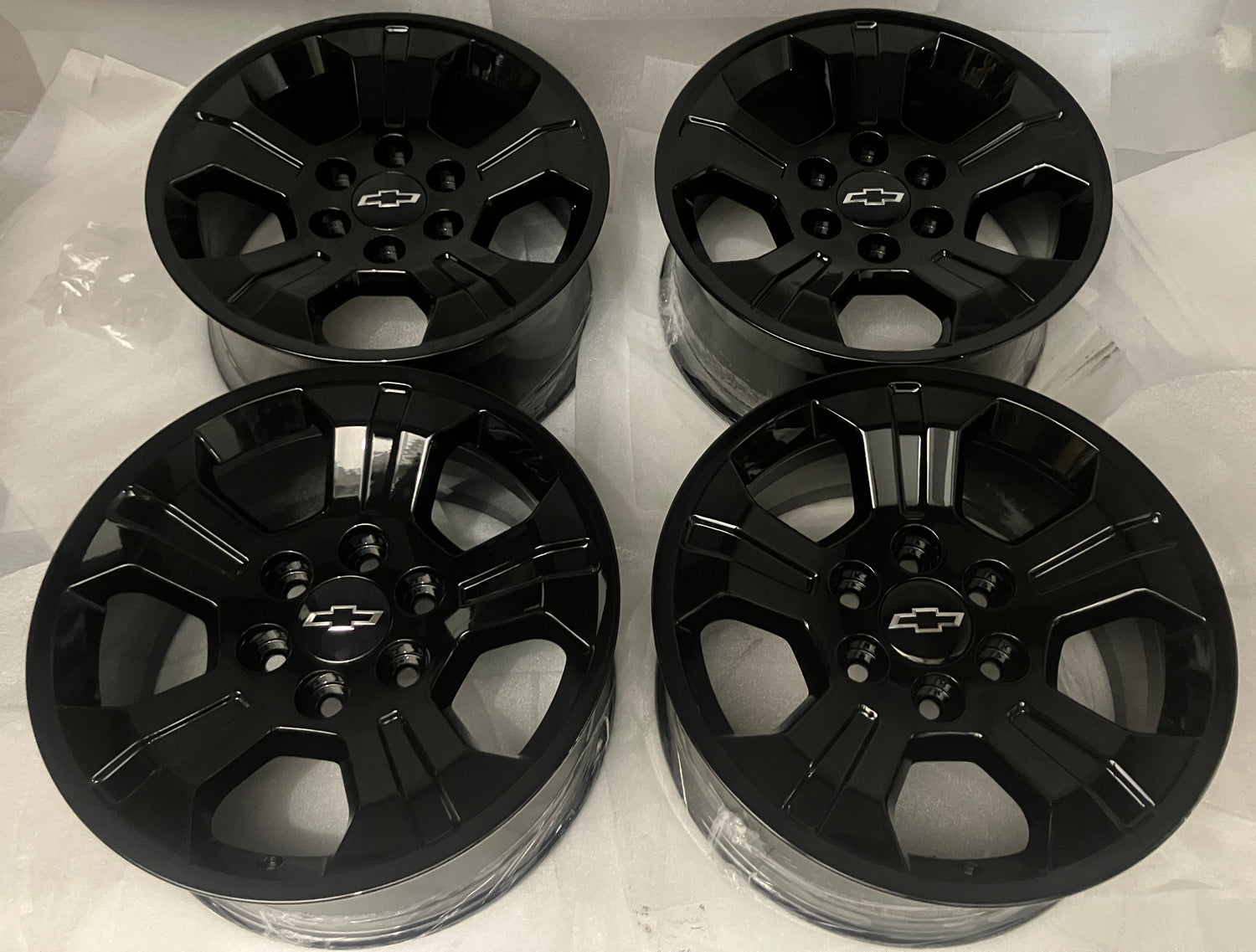 2016-2020 Chevrolet Silverado 1500 Factory 18" Gloss Black Wheel Rim Set of 4 OEM Reconditioned 20937966