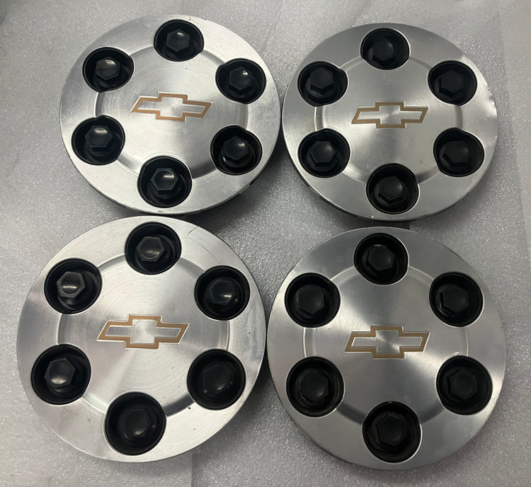 2004-2007 Chevrolet Tahoe Silverado 1500 Avalanche OEM Center Cap Set of 4 — Machined Finish with Silver Pockets | 9594520 | Interchange 5196