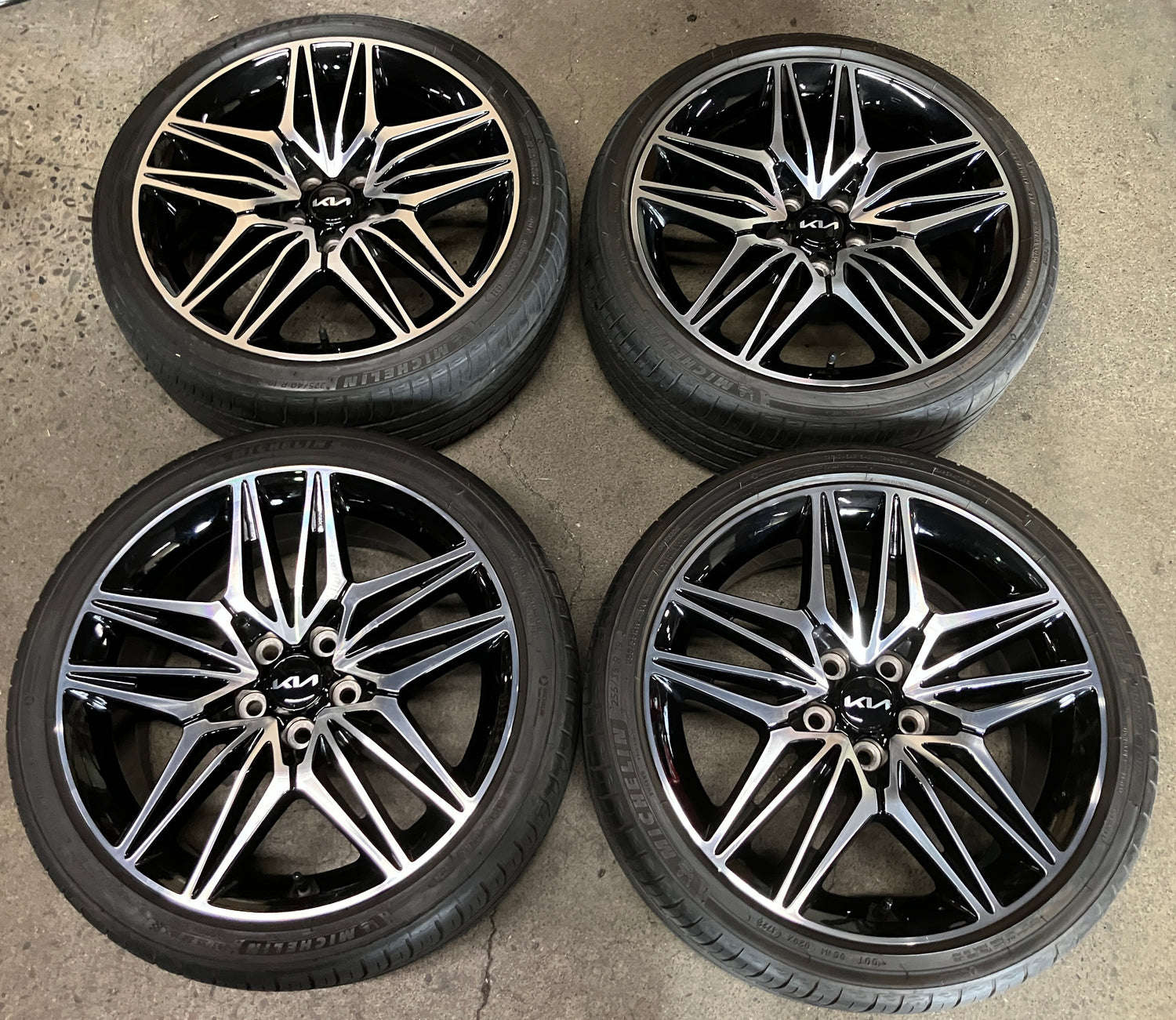 2022-2023 Kia Stinger OEM 19" Staggered Machined Black Wheel/Rim Tire Set of 4 — 52910J5700 52914J5700