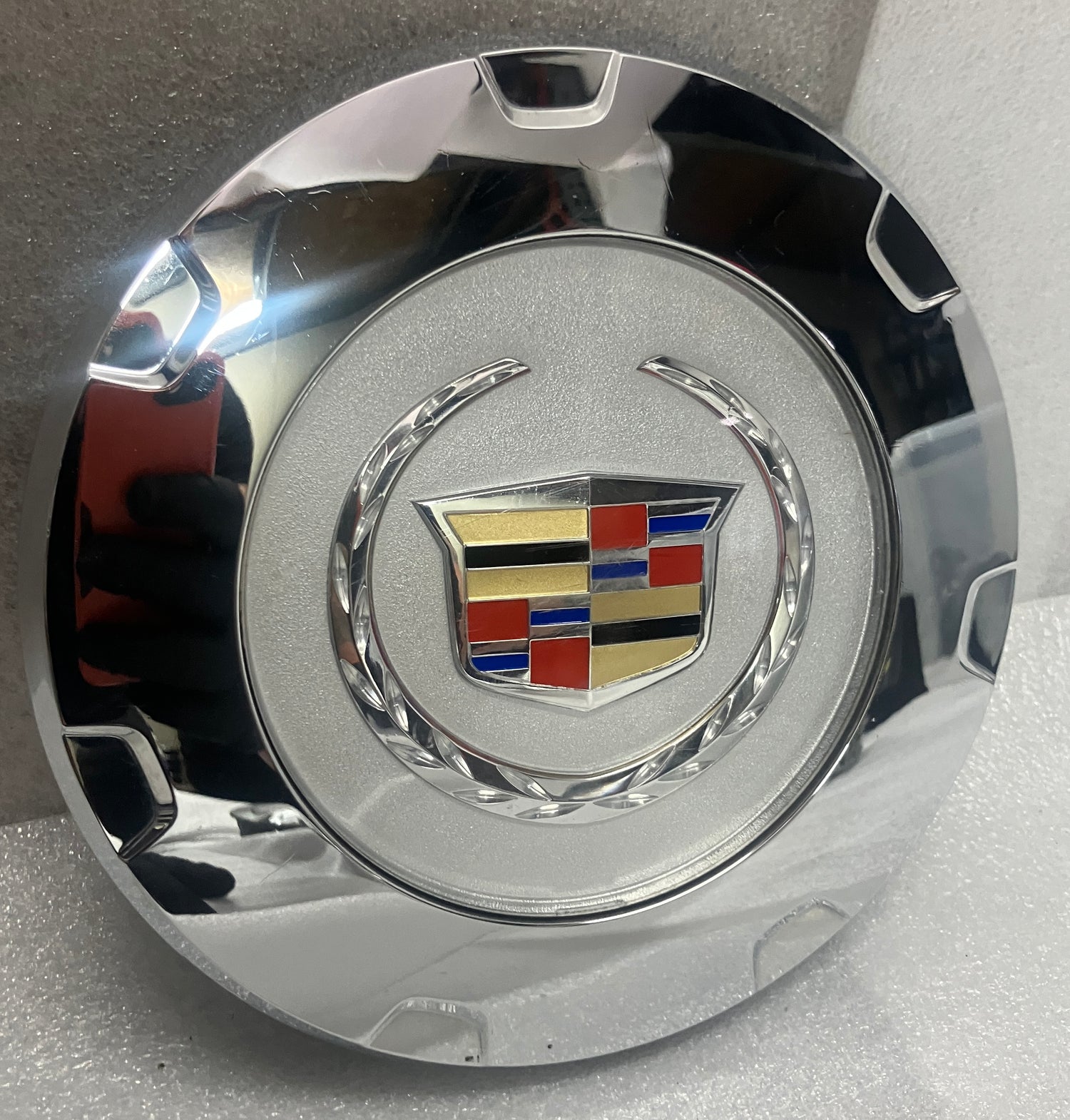 SoCal Wheels - 2007-2014 Cadillac Escalade OEM Chrome Center Cap 22 Inch Wheel Single
