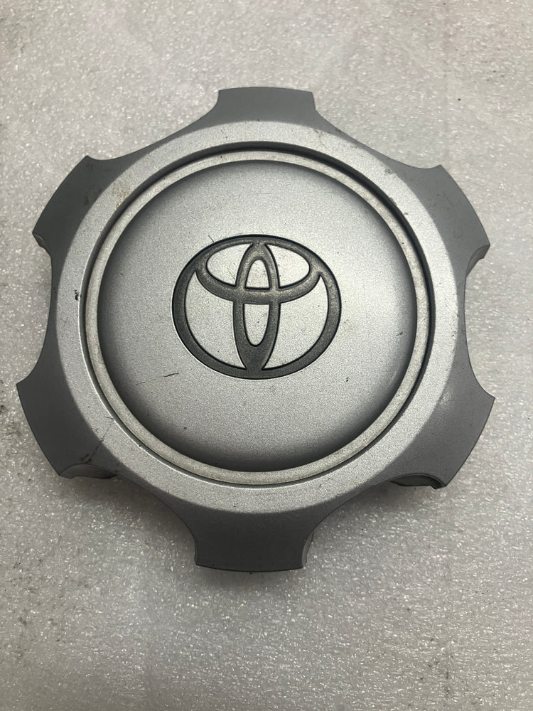 SoCal Wheels - 2000-2002 Toyota Tacoma 4Runner OEM Silver Center Cap Single
