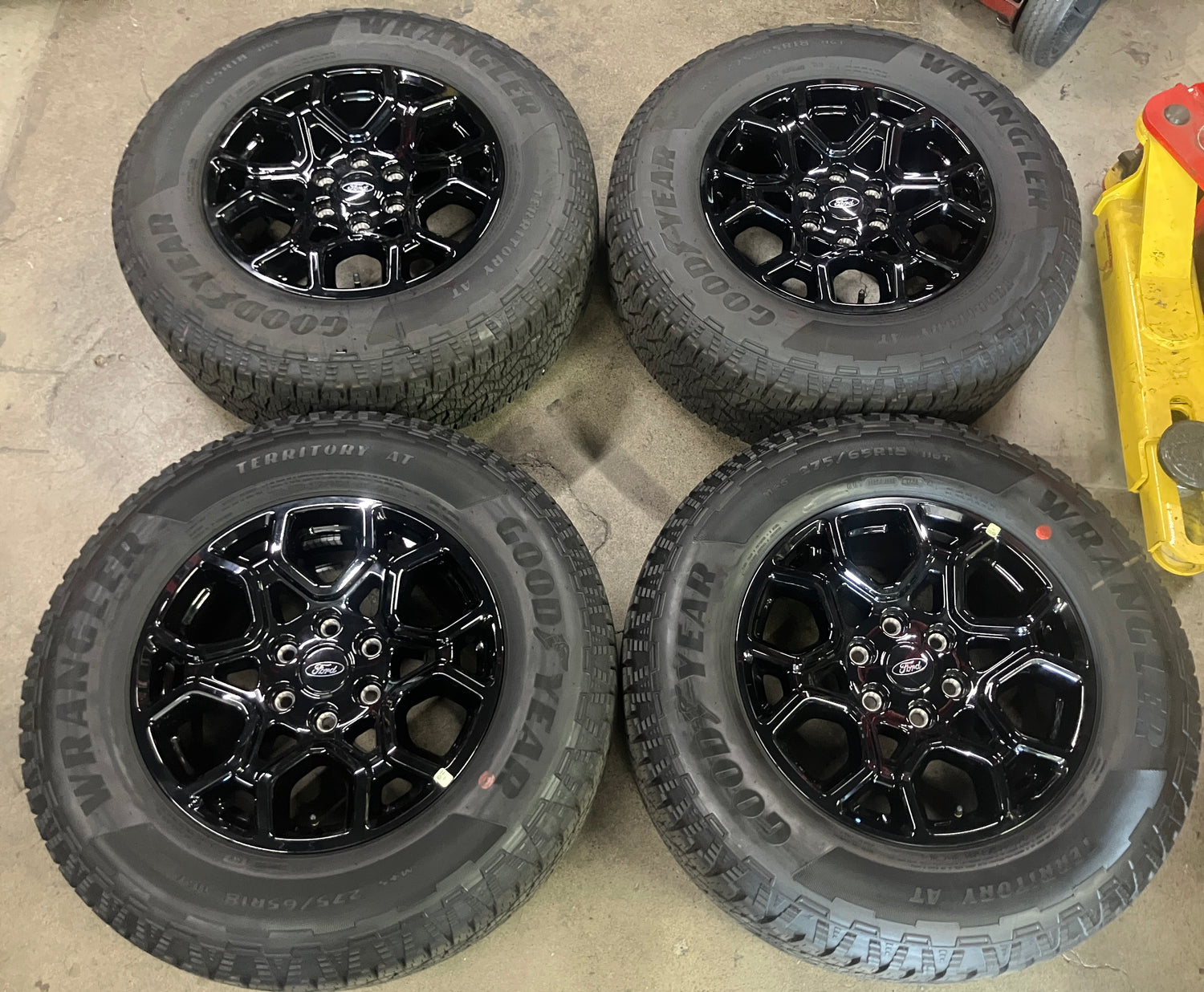 SoCal Wheels - 2025 Ford F-150 18 Inch OEM Gloss Black Wheel Tire Set of 4 Take Off
