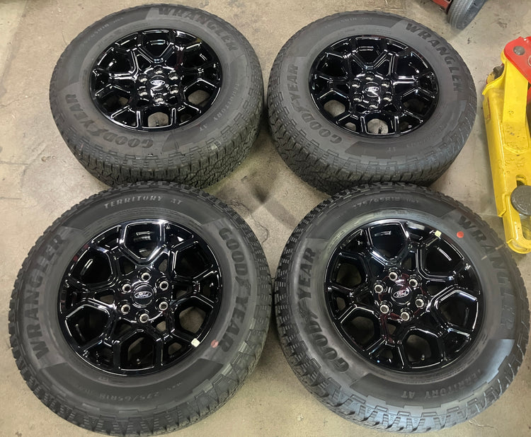 SoCal Wheels - 2025 Ford F-150 18 Inch OEM Gloss Black Wheel Tire Set of 4 Take Off
