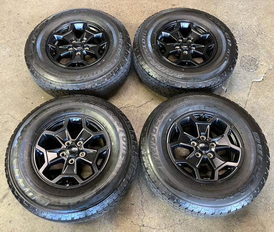 Sold 2023 Jeep Gladiator Wrangler JK JL Factory 17 Wheels Tires Black Bridgestone AT RHS 255/75/17