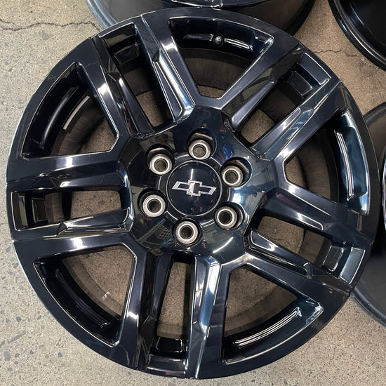 Four 2025 Chevy Silverado LTZ Factory 20 Wheels OEM 5913 Rims Tahoe Black 23377017