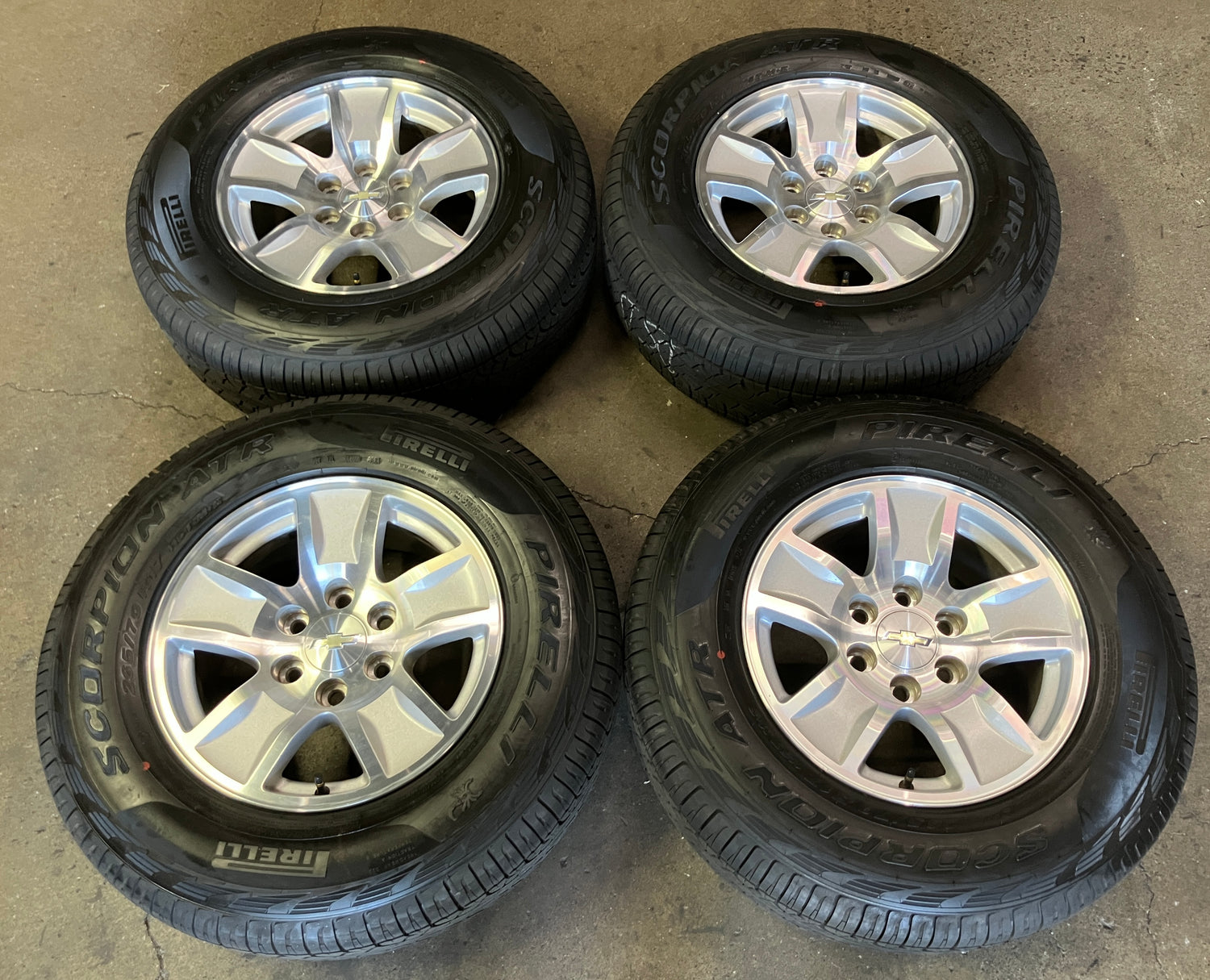 2018 Chevy Silverado 1500 Factory 17" Machined Face Wheel/Rim Tire Set of 4 OEM | 23173537 5657
