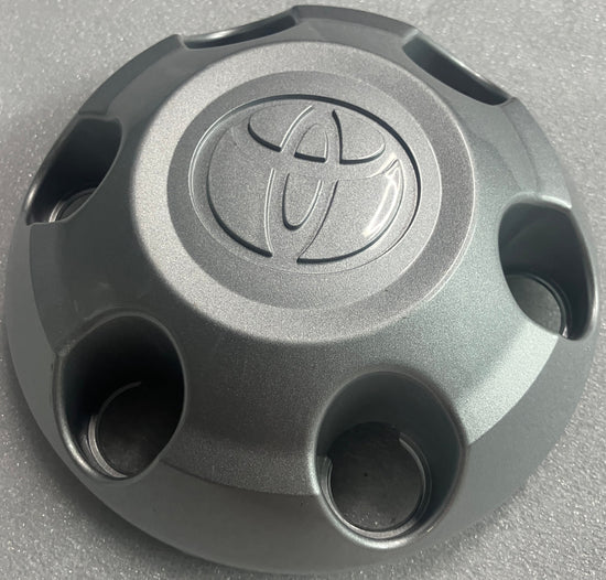 One Single OEM Toyota Tacoma center cap for 16" silver steel 4260B-04010 wheel