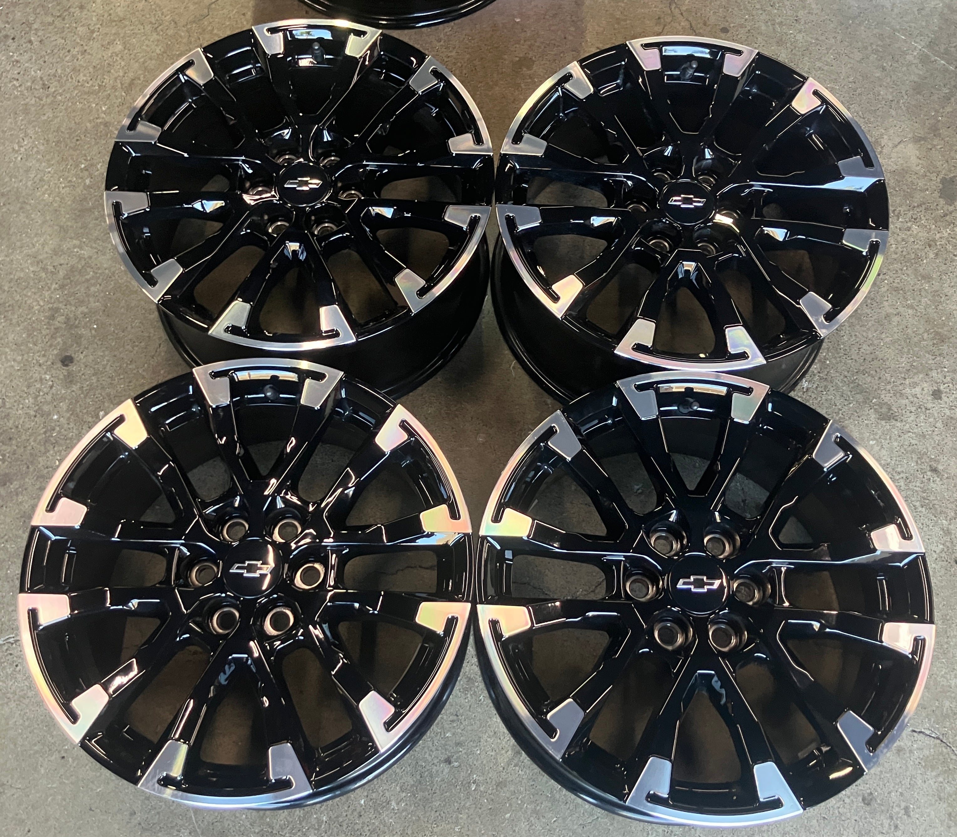 Sold Four 2024 2025 Chevy Traverse Factory 18 Wheels OEM 14154 Rims 84 ...