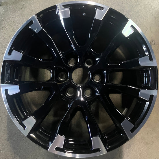 Single (1) 20234 2025 Chevy Traverse Factory 18 Wheel TPMS OEM 14154 Rim 84886617 Black