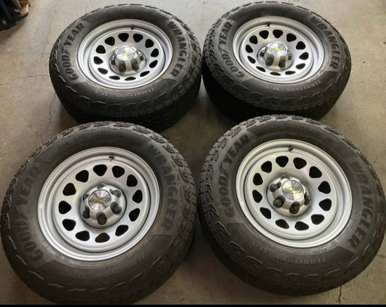 Sold 2025 Chevy Silverado 1500 Factory Steel Wheels Tires Rims 8130 OEM Goodyear 255/70/17