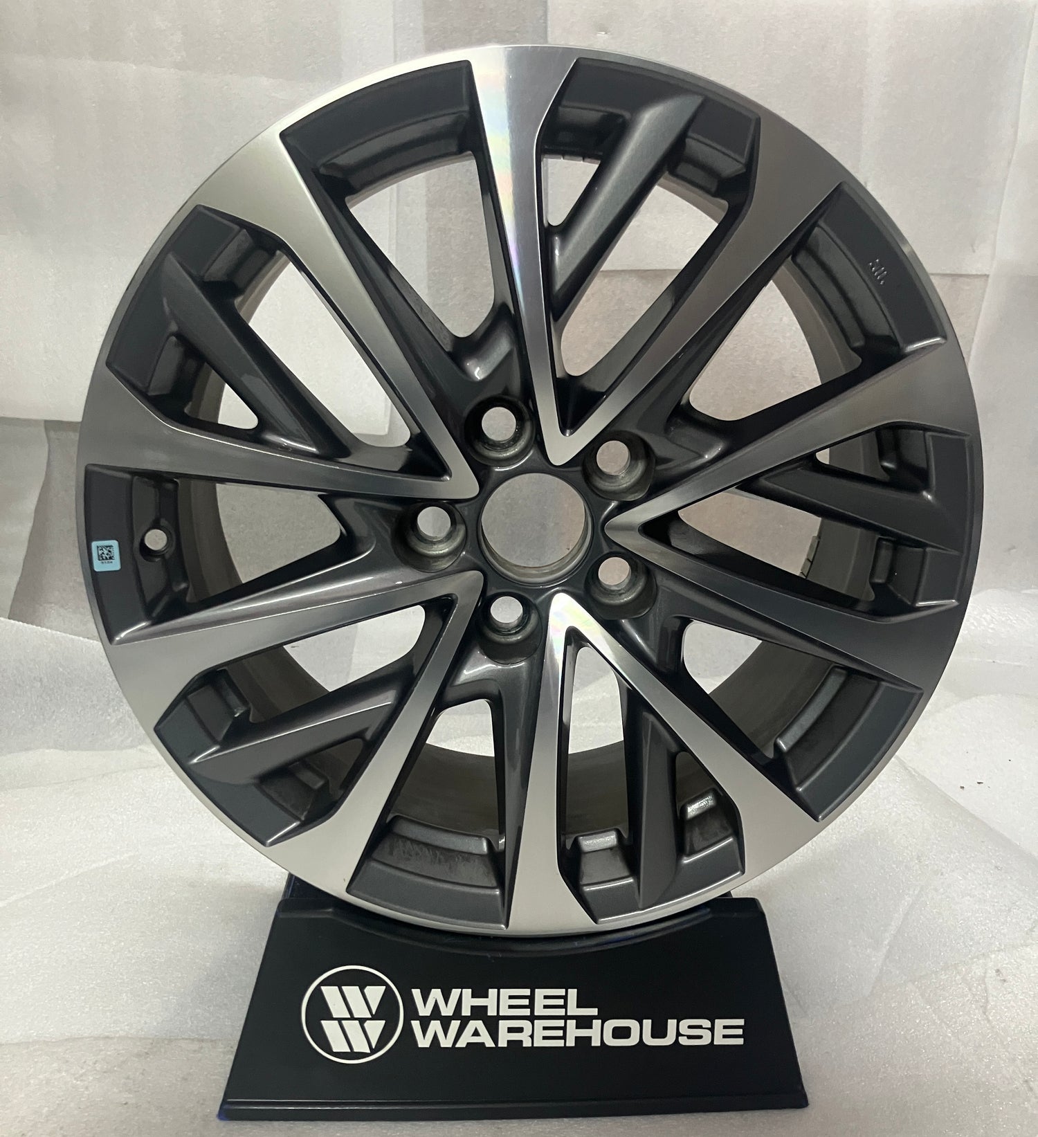 2022-2025 Lexus ES250 ES350 ES300H OEM 17" Machined Gray Wheel Rim Used
