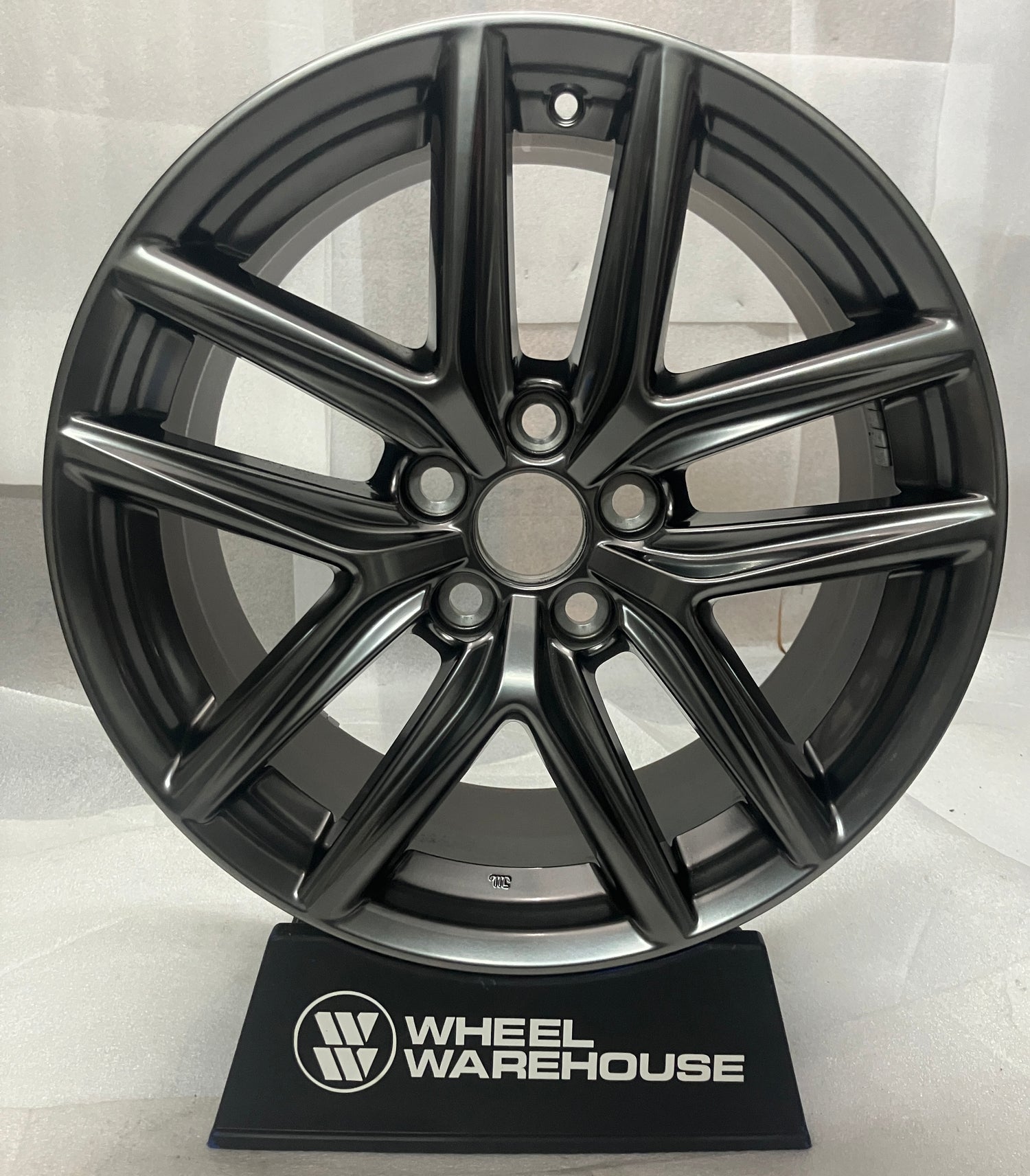 2014-2017 Lexus IS350 IS250 OEM 18" Dark Hyper Silver Rear Wheel Rim Take-Off
