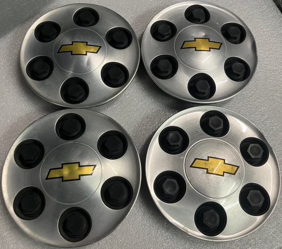 Set of 4 Chevy Silverado Tahoe 1500 center caps GM Part Number 9596341