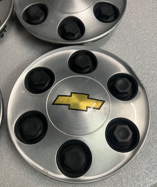 Set of 4 Chevy Silverado Tahoe 1500 center caps GM Part Number 9596341