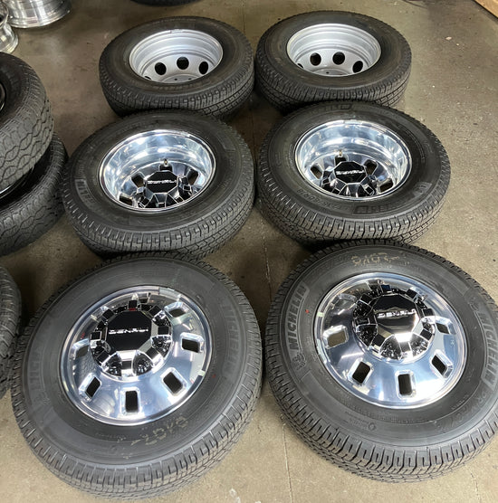 Six 2025 GMC Sierra 3500 HD Denali Dually Factory 18 Wheels Tires Rims OEM 8x210