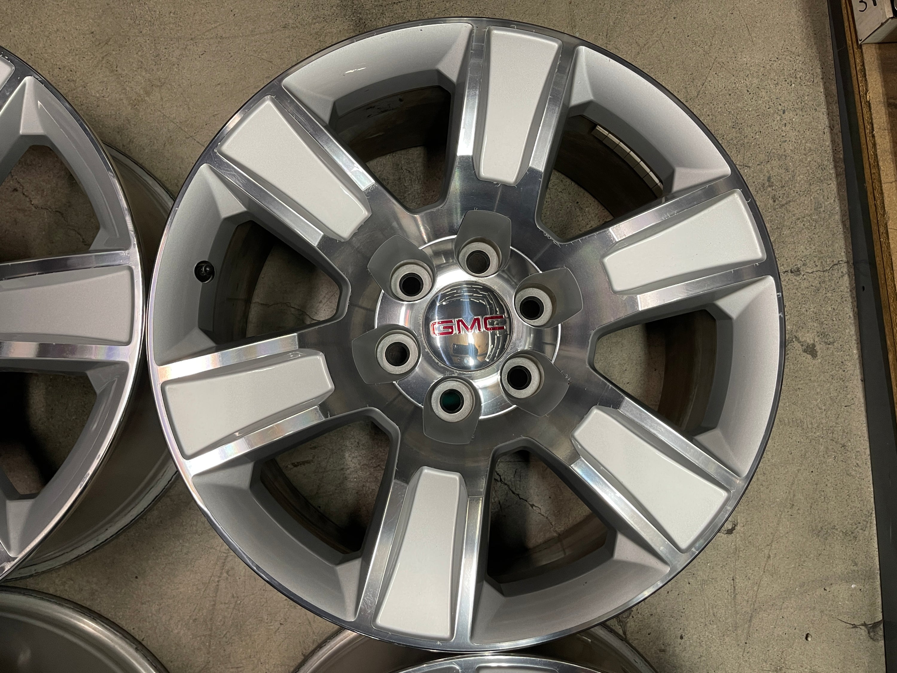 Gmc Rv Rims 2018 GMC Sierra 1500 Yukon OEM Wheels Rims 20x9 +27 Machined Face ...