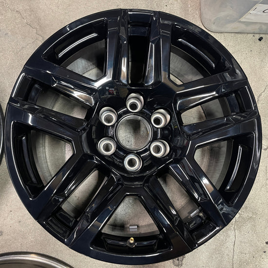 Single (1) 2025 Chevy Silverado LTZ Factory 20 Wheel OEM 5913 Rim Tahoe Black 23377017