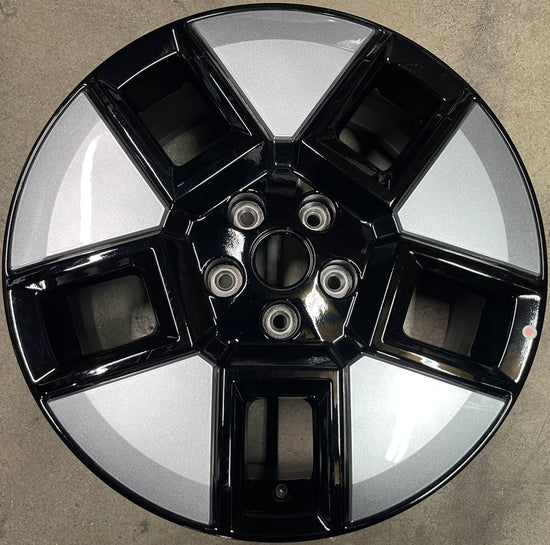 One 2025 Hyundai Santa Fe Hybrid Limited Factory 18 Wheel OEM 52910-P7130