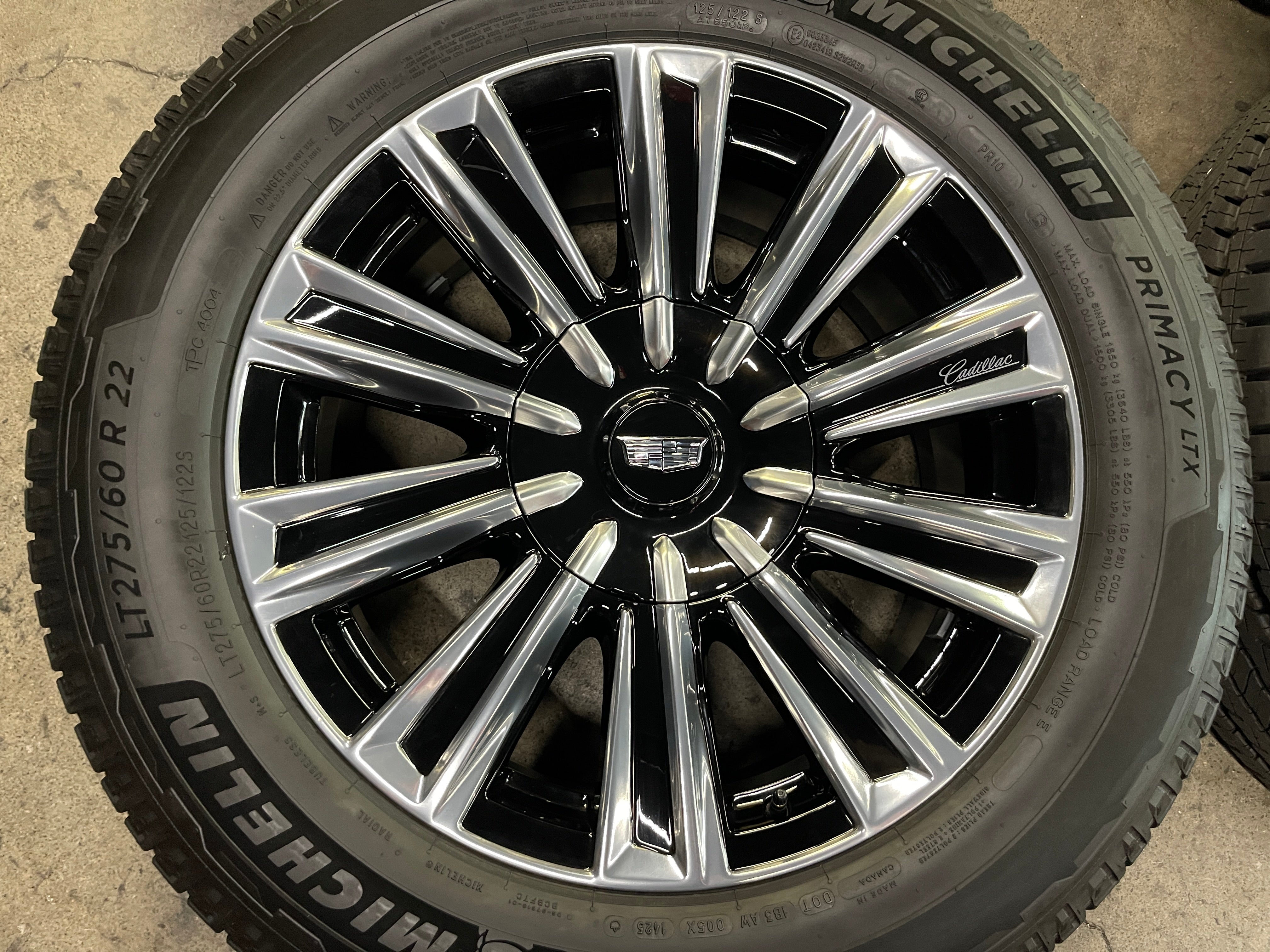 2025 Cadillac Escalade IQ OEM Wheel & Tire 22x9 8x165.1 +35 Black