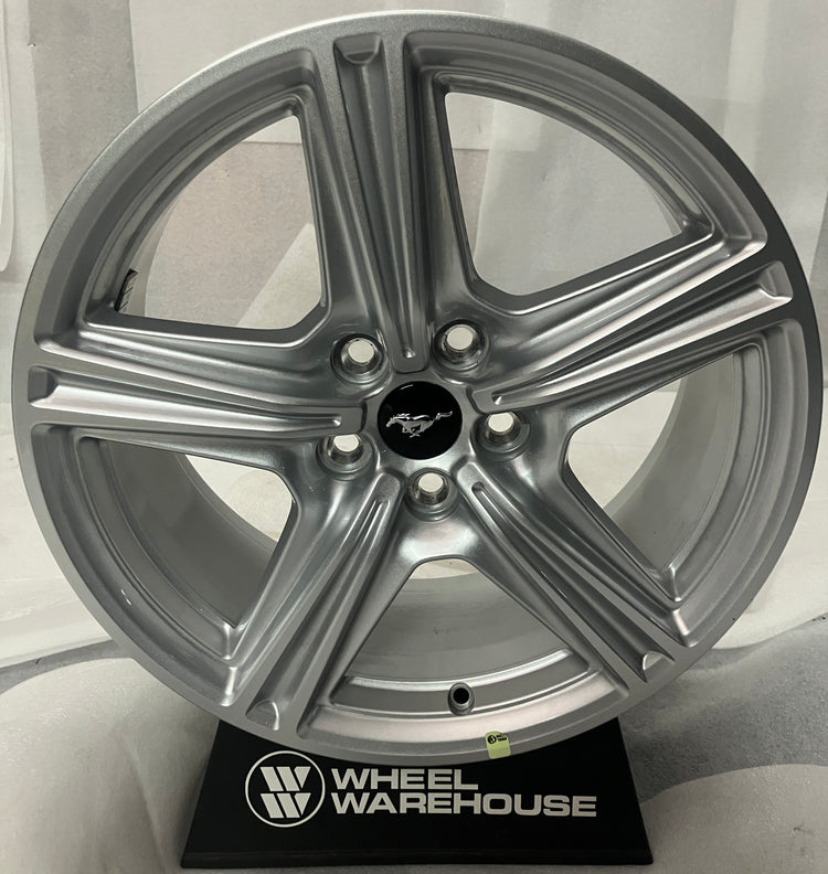 2026 Ford Mustang 18" OEM Silver Wheel Rim PR3C1007AA 10780B
