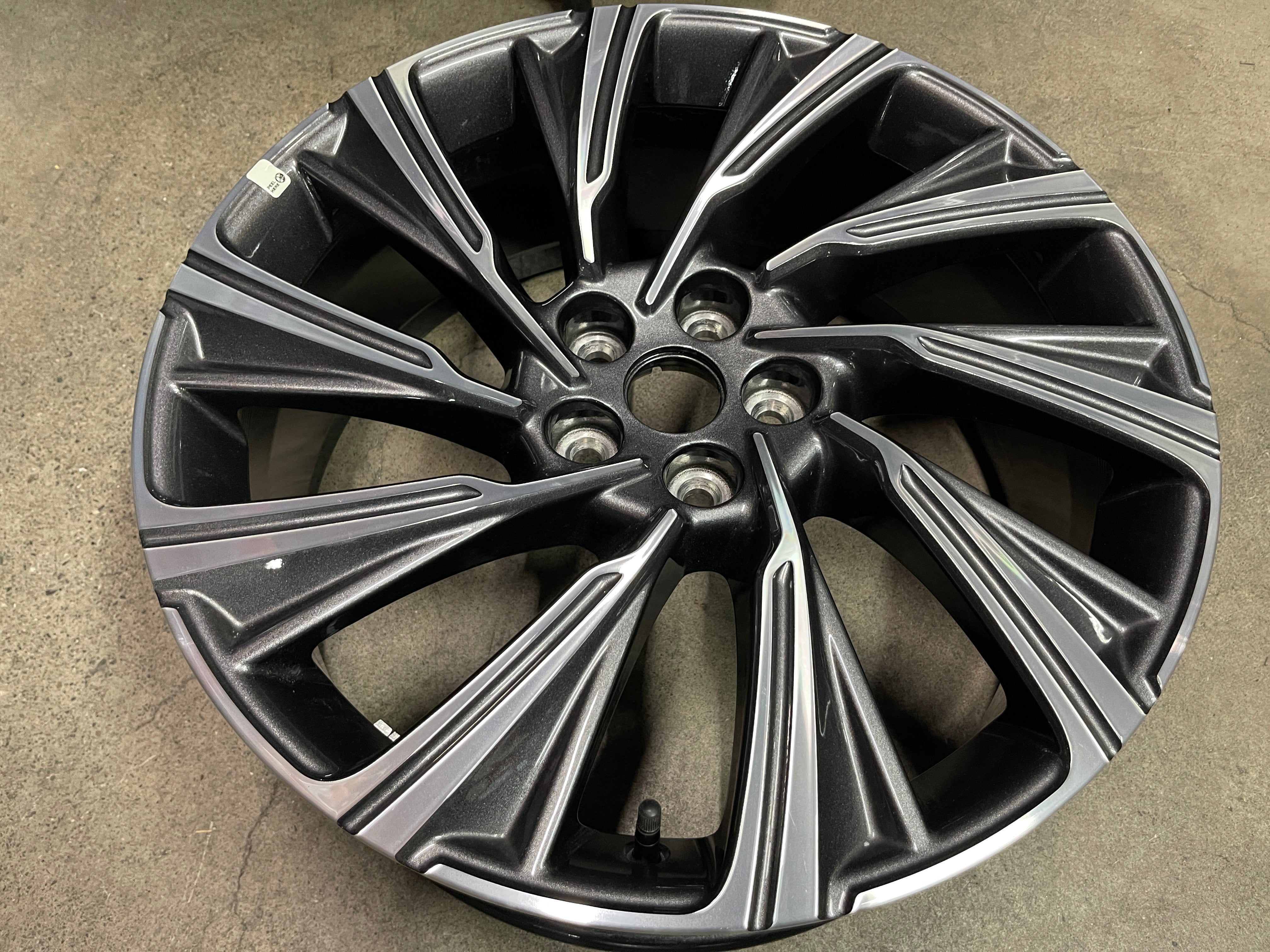 2020-2025 Lincoln Aviator OEM Wheel Rim 20x8 +37.5 Machined Face