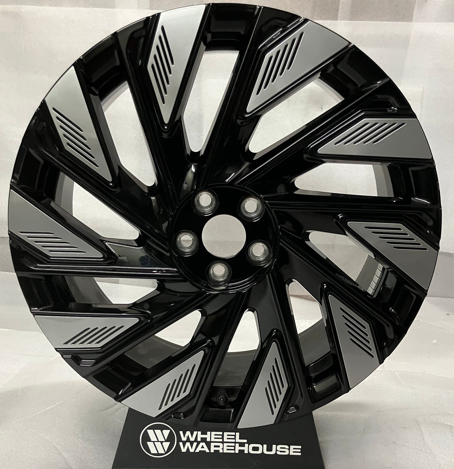 2024-2026 Lincoln Nautilus OEM 22 Inch Black Silver Wheel Rim Take-Off

