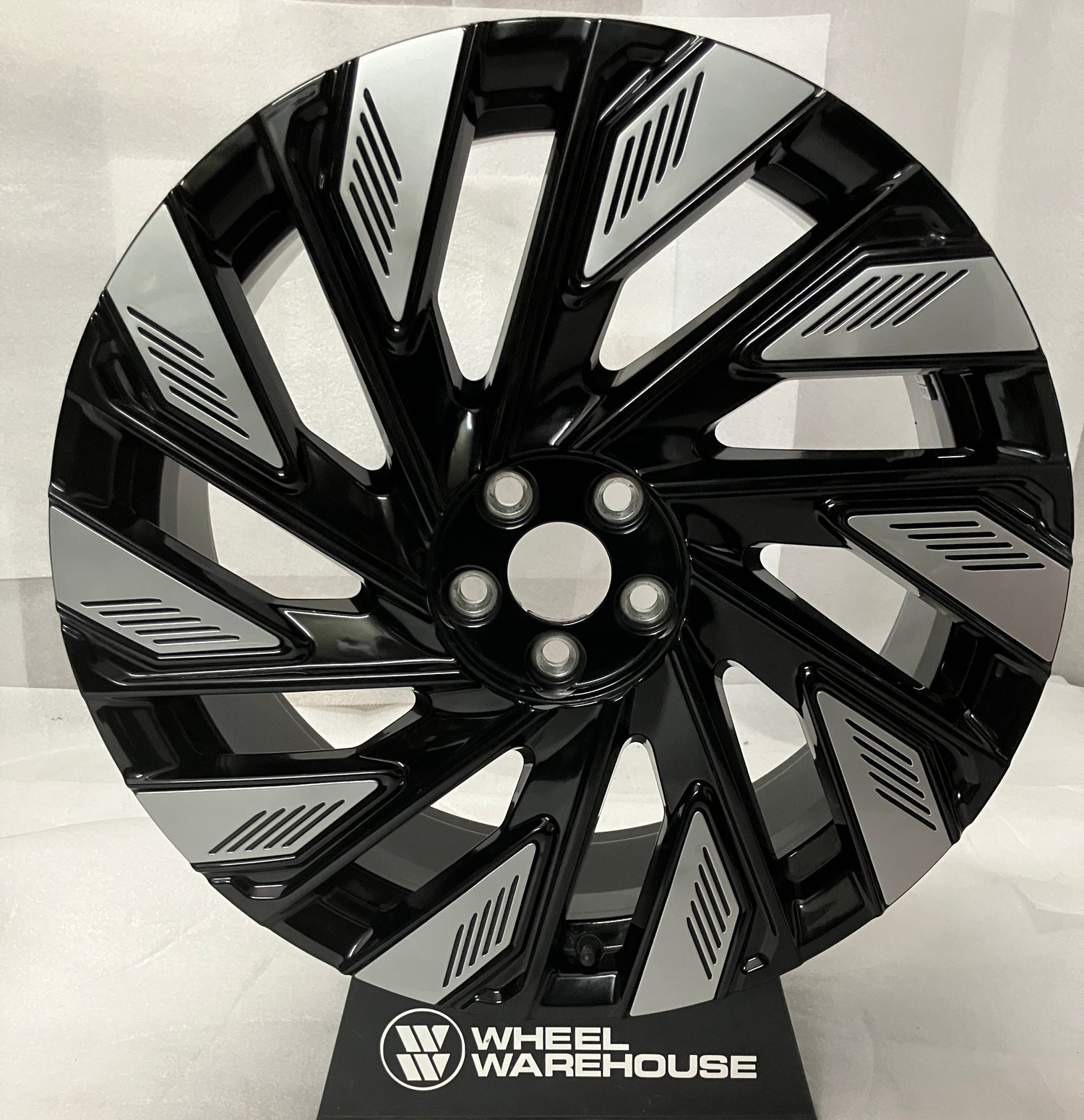 2024-2026 Lincoln Nautilus OEM 22 Inch Black Silver Wheel Rim Take-Off
