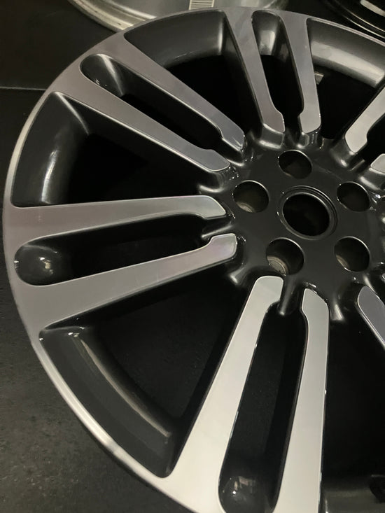 One Single 2022-2025 Range Rover Factory 21 Wheel Rim 72370 OEM M8E2DB
