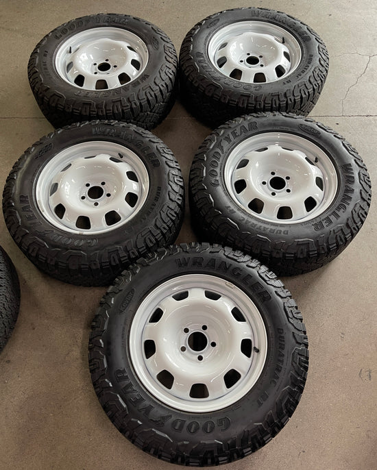 Sold (5) 2024 Land Rover Defender Factory 18 Steel Wheels Tires OEM Rims White Goodyear A/T
