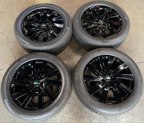 2025 Range Rover Factory 21 Wheels Tires Rims 72371 OEM LR153236 Pirelli Gloss Black