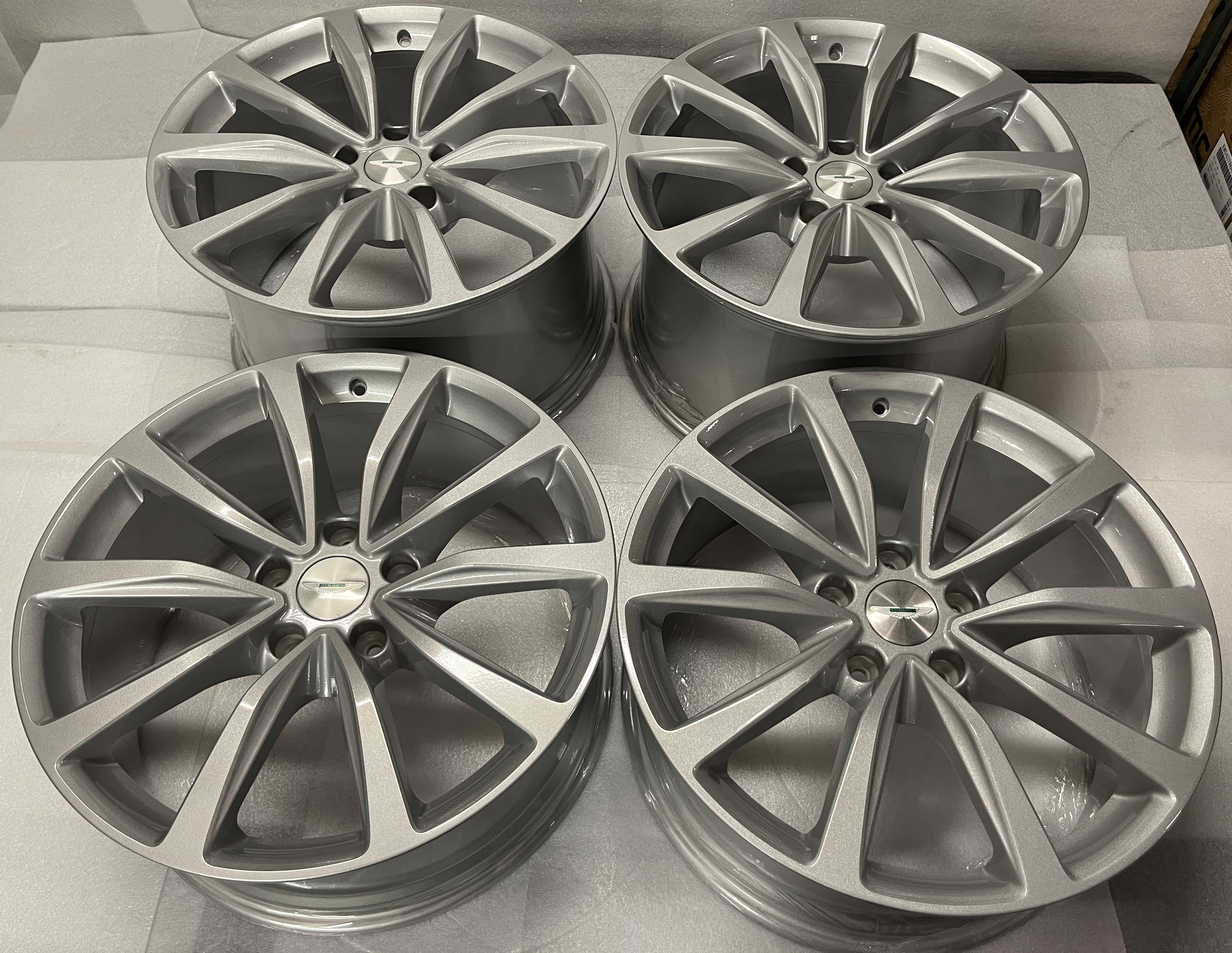 16×61/2J 2018 Aston Martin DB11 OEM 20