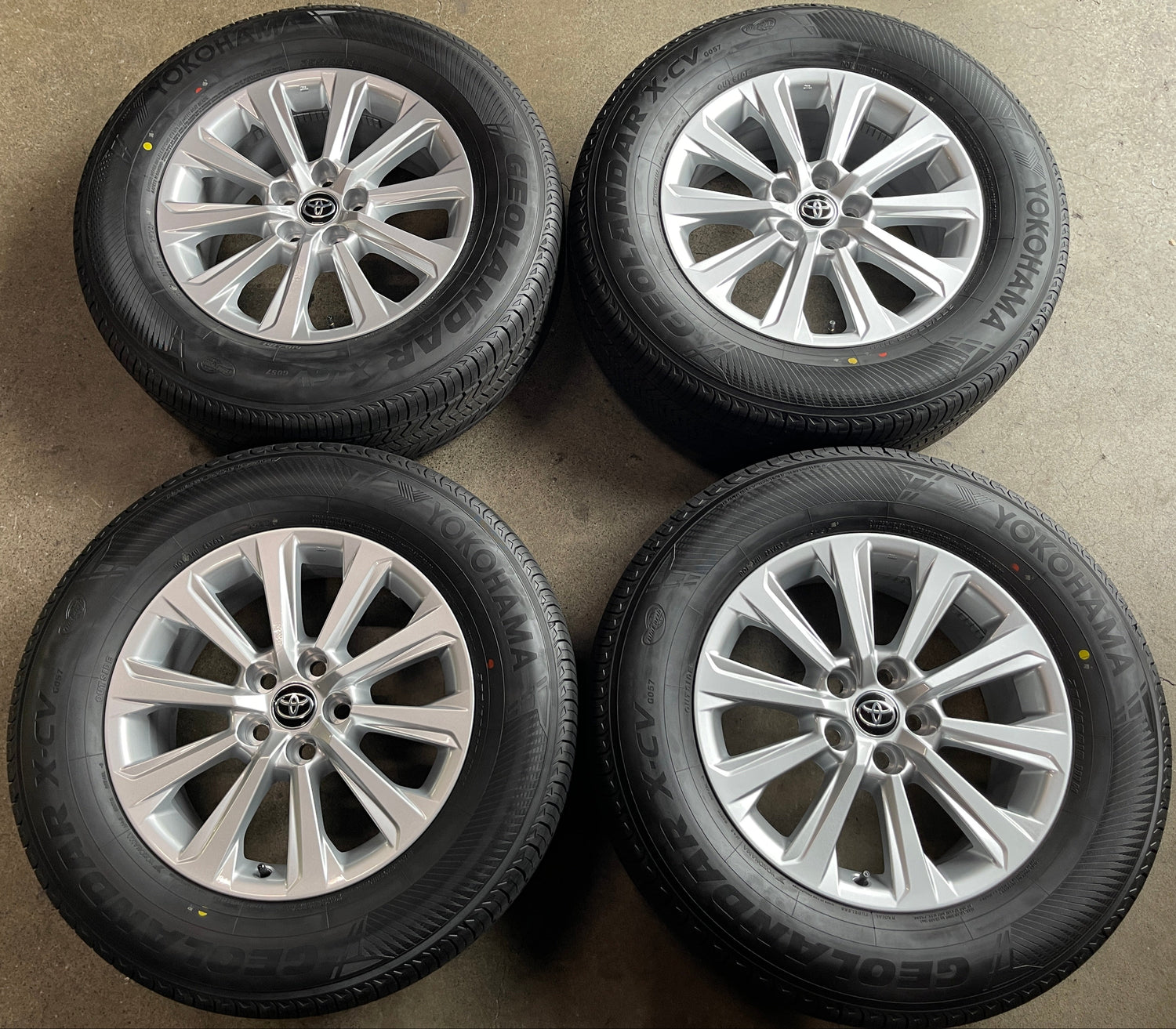 2025 2026 Toyota Grand Highlander OEM 18 Silver Wheel Rim Tire Set of 4
