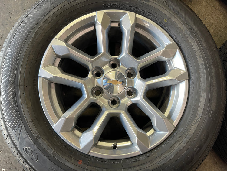 18 Inch Silverado Rims 2025 Chevrolet Silverado 1500 OEM Wheel & Tire 18x8.5 Silver – Socal Wheels