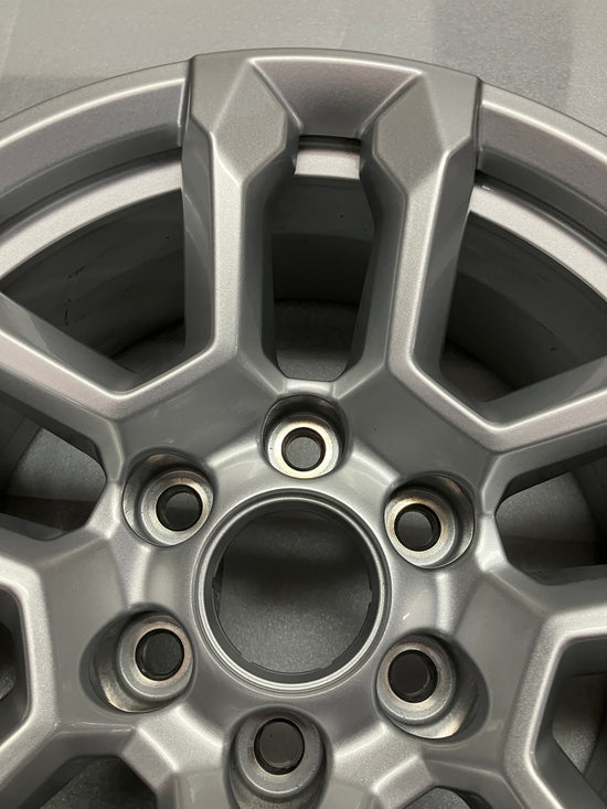 Single 2025 Chevy Silverado Tahoe Suburban Factory 18 Wheel Rim OEM 84775274 14091