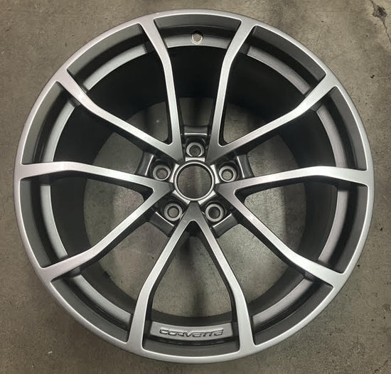 One 2013 Corvette C6 C7 Grand Sport Factory Rear 20 Wheel OEM 5543 Charcoal 9598728